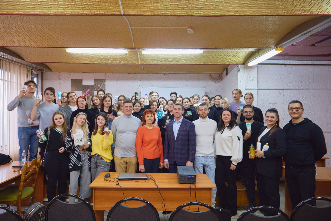 Экскурсия в ПКК «Весна» студентов программ «Менеджмент организации» и «Финансовый менеджмент»