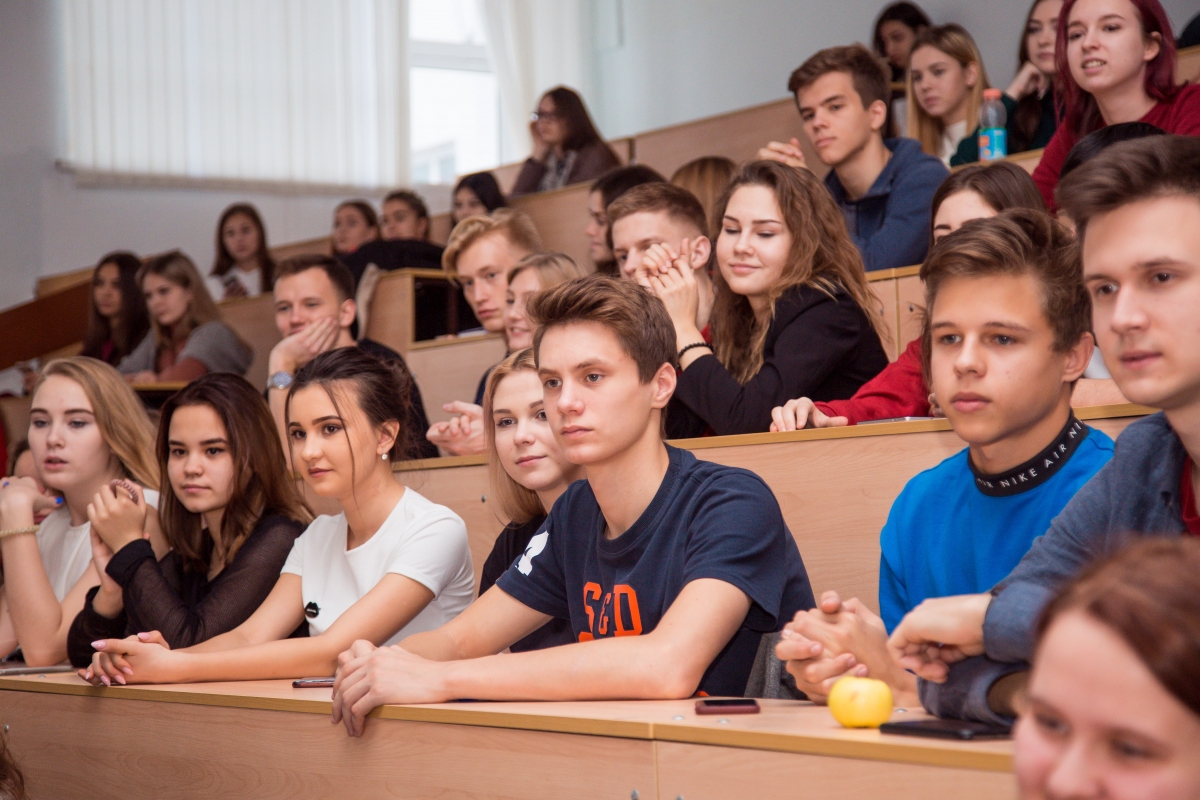 Отзывы школьников. Студенты СГЭУ. СГЭУ аудитории. Аудитория в СГСПУ. СГЭУ преподаватели.