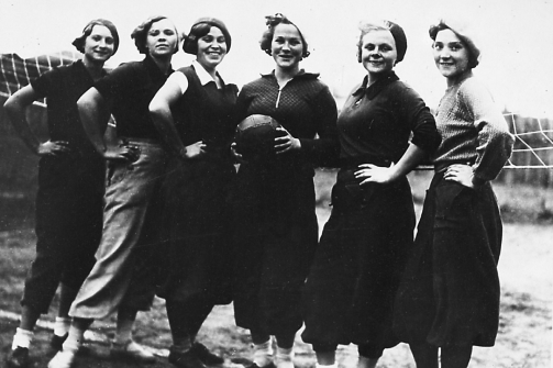 Волейбольная команда, 1930-е гг.
